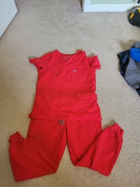 FIGD Scrub Set